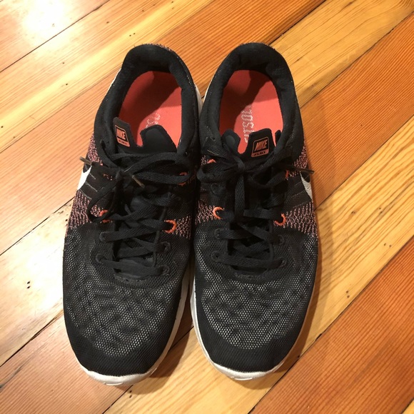 Nike polka dot gym shoes 9.5 - Picture 2 of 5